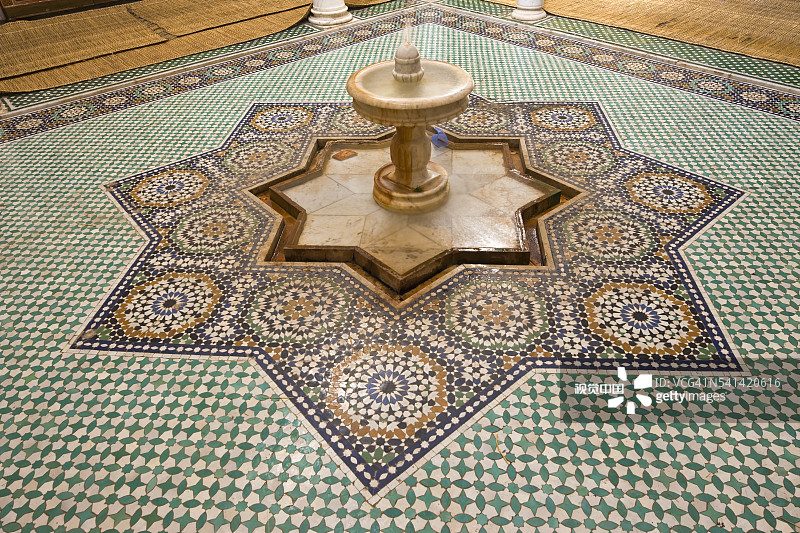 穆莱·伊斯梅尔陵墓第三庭院的净身喷泉图片素材