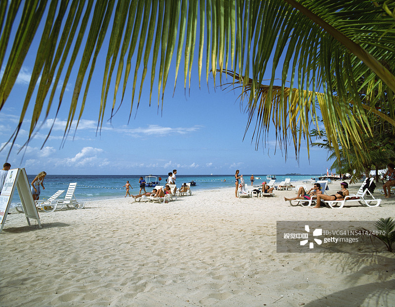 牙买加尼格瑞尔度假小镇海滩图片素材