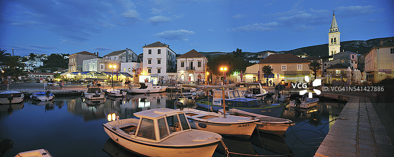 克罗地亚耶尔萨港口村庄景观图片素材