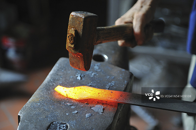 瓦尔特·塞罗尼：传统铁匠金匠图片素材