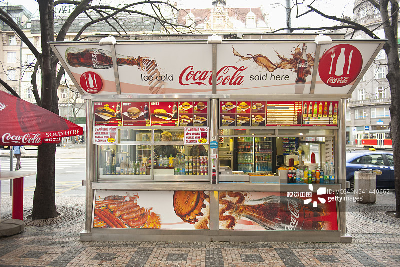 布拉格瓦茨拉夫广场的食品店图片素材