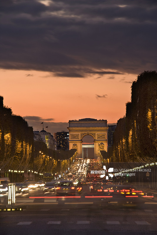 夜幕下的香榭丽舍大街和凯旋门图片素材