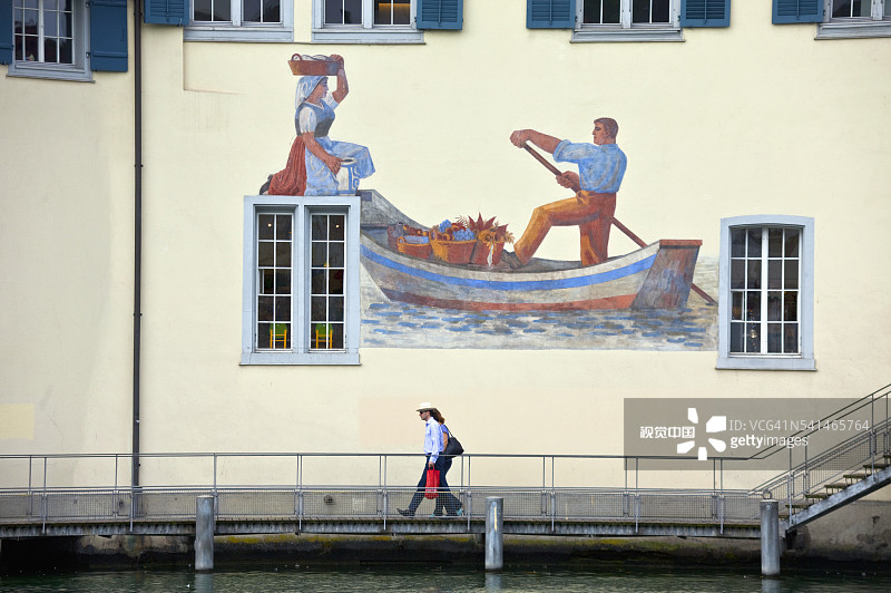 苏黎世利马特河沿岸壁画图片素材