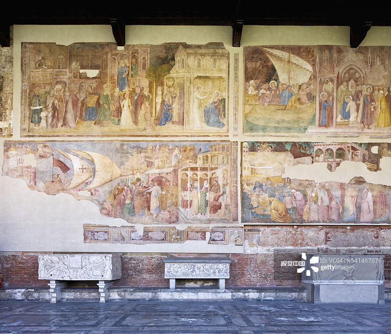 奇迹广场：纪念公墓、南画廊及安德烈·博奈尤蒂湿壁画（圣拉涅里生平）和罗马石棺图片素材