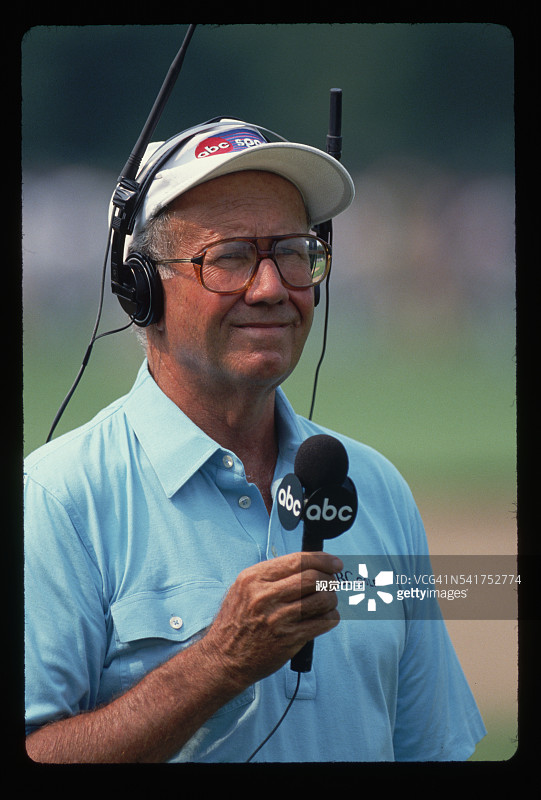 高尔夫球播音员鲍勃·罗斯堡图片素材