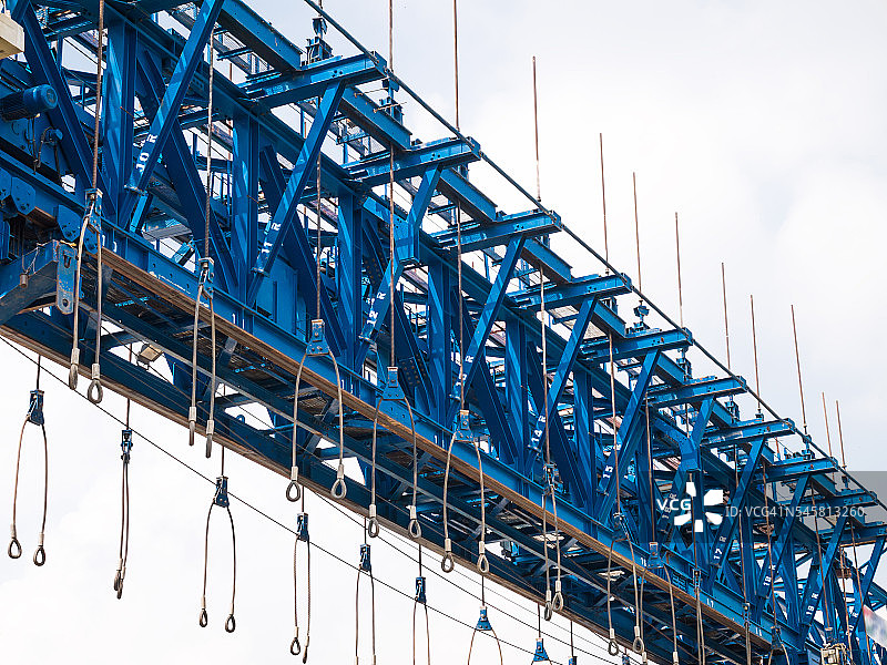 公路用桥梁架设机图片素材