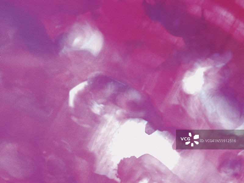 俯视角度拍摄的在夜总会跳舞的一群人图片素材