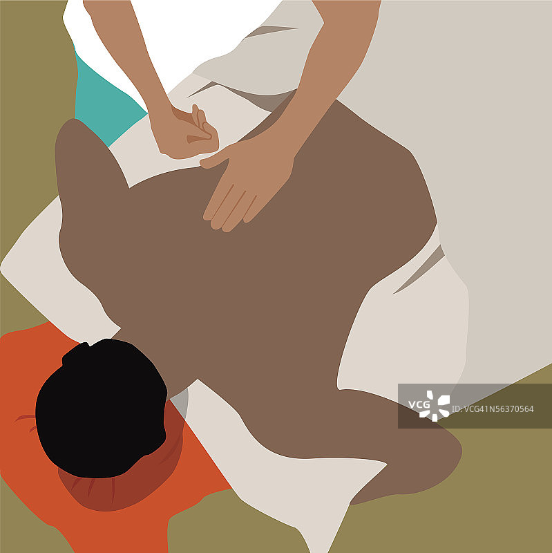 年轻男子享受背部按摩俯视图图片素材