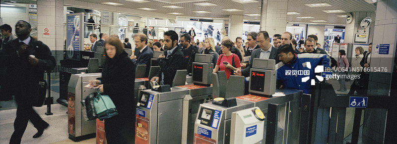 布里克斯顿车站的早晨通勤者图片素材