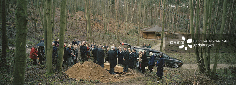 林地葬礼图片素材