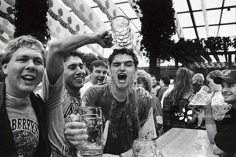 慕尼黑啤酒节狂欢图片素材