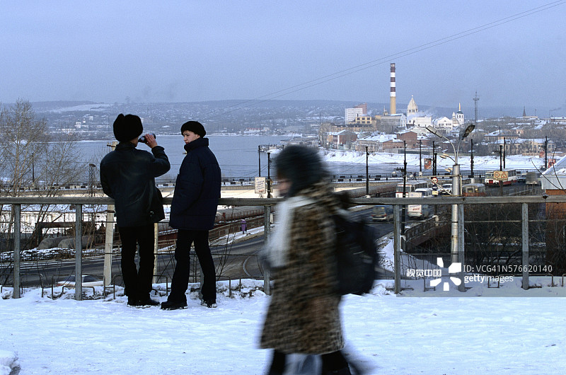 伊尔库茨克和安加拉河上的桥梁图片素材
