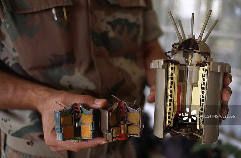 地雷横截面图片素材