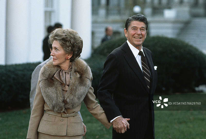 罗纳德和南希·里根参观白宫图片素材