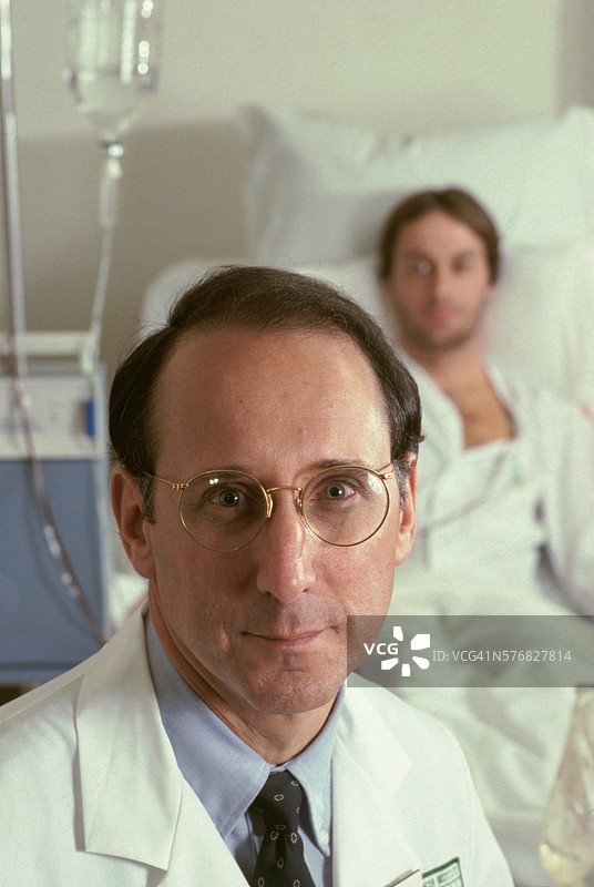 罗森伯格医生与患者图片素材