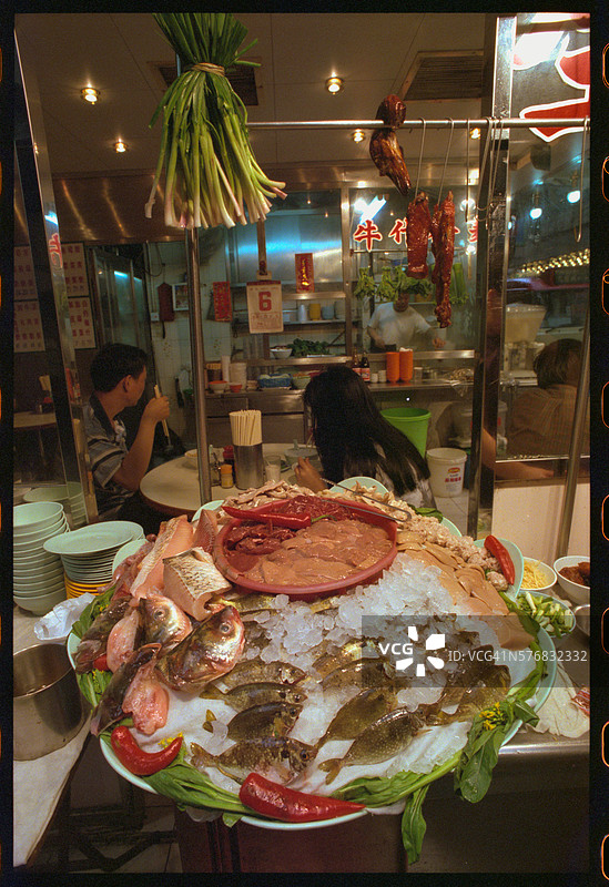 香港餐厅的海鲜拼盘图片素材
