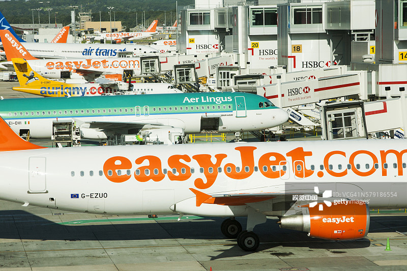 英国伦敦盖特威克机场的飞机图片素材