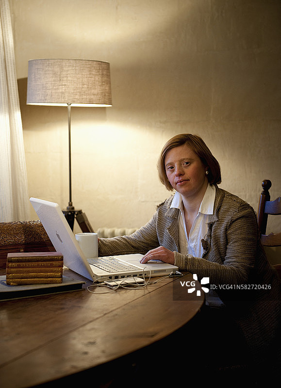 演员莎拉·戈迪肖像图片素材