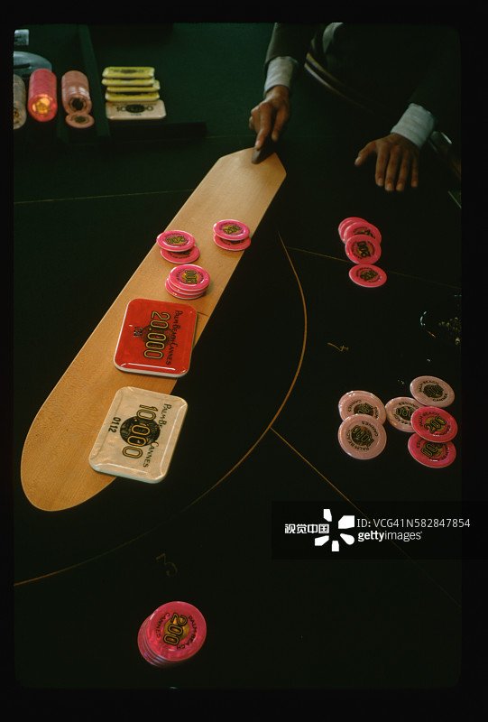 法国戛纳棕榈滩赌场赌博场景图片素材