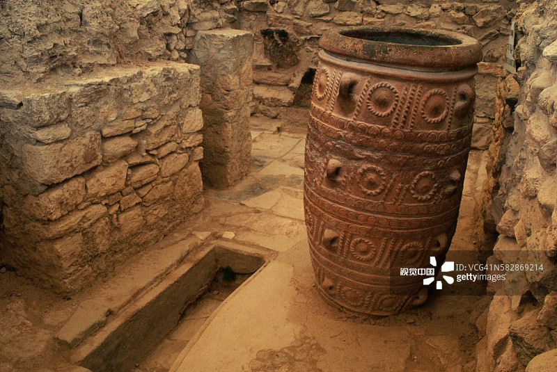 克里特岛克诺索斯考古遗址的大型水罐图片素材