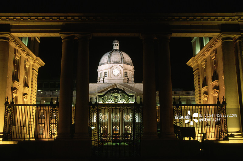 夜幕下的伦斯特大厦图片素材