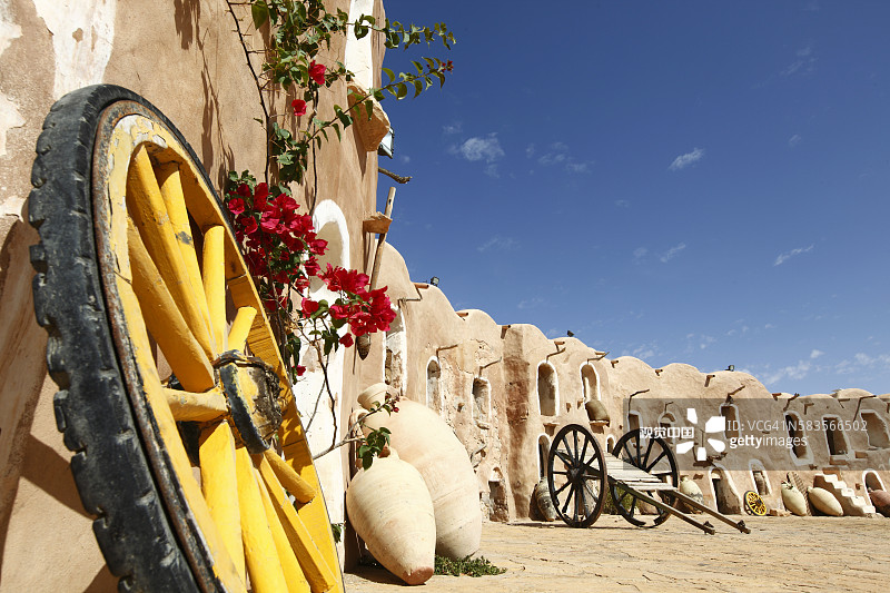 突尼斯塔塔温柏柏尔粮仓：用于储存大麦、小麦和橄榄油图片素材