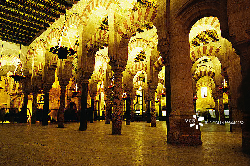 科尔多瓦清真寺的拱门图片素材