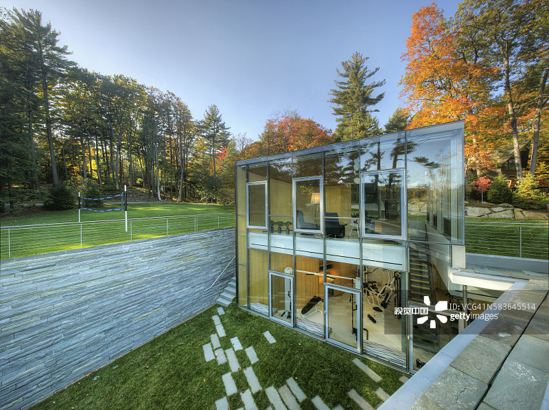 乔治湖游泳池凉亭外观图片素材