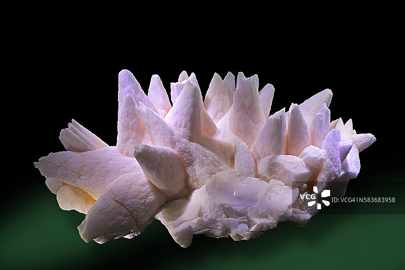 粉色方解石矿物图片素材