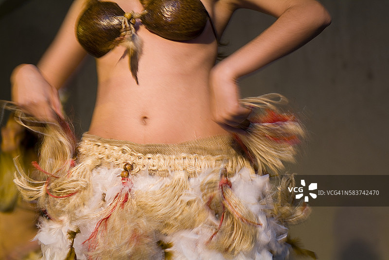 参加品酒会的舞者图片素材