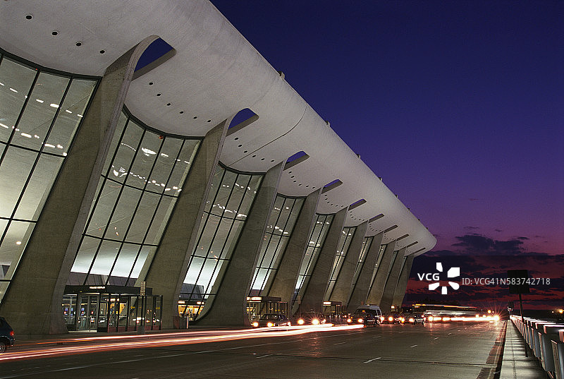 傍晚的华盛顿杜勒斯国际机场图片素材