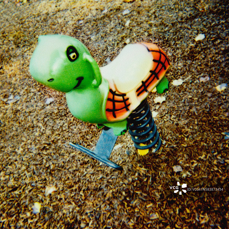 在游乐场上的春季骑行图片素材