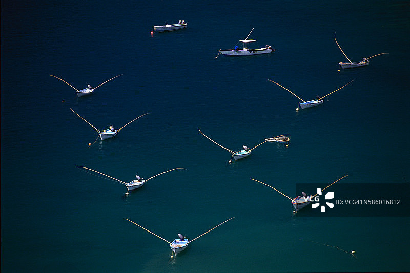 单桅小舟图片素材