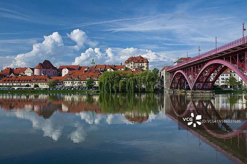 马里博尔德拉瓦河上的桥梁图片素材