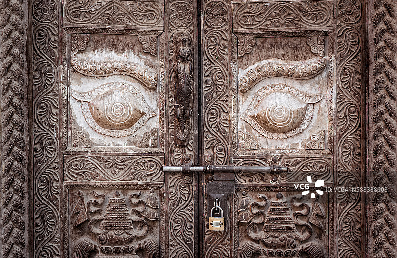 尼泊尔风格的复古门图片素材