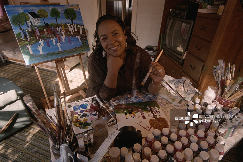 民间艺术家尼娜·斯宾塞工作图片素材