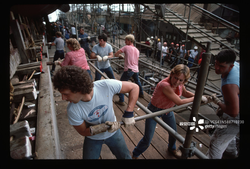 船厂工人图片素材