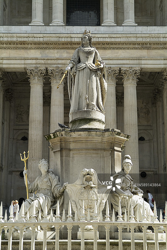 圣保罗大教堂的安妮女王纪念碑图片素材