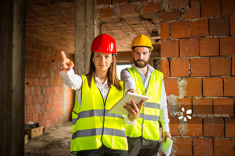 建筑工地的工程师图片素材