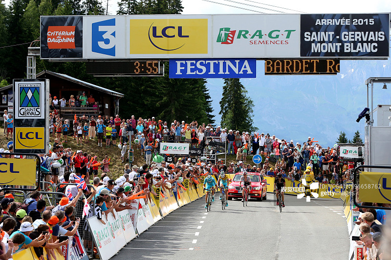 环多菲内自行车赛终点线，圣热尔韦莱班图片素材