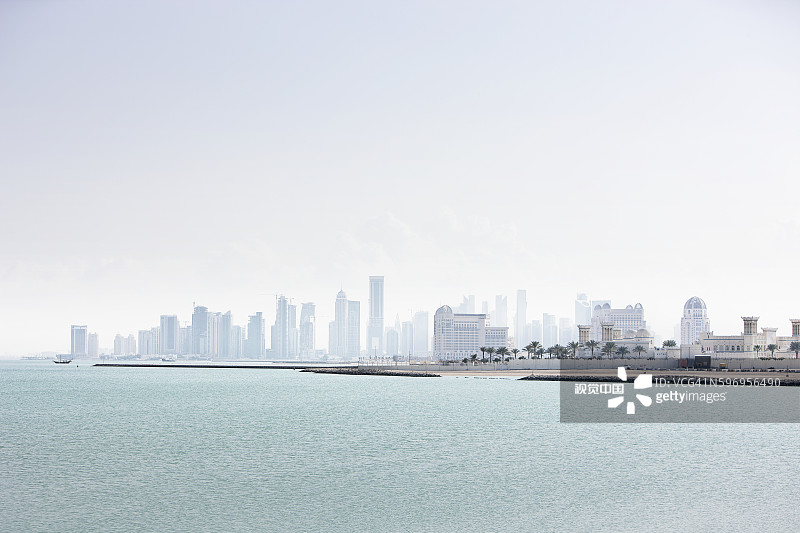 卡塔尔多哈市中心天际线图片素材