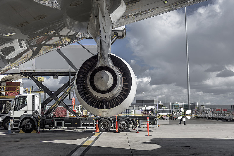 机场的A380喷气式飞机图片素材