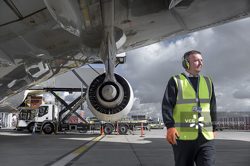 A380喷气式飞机的地勤工程师图片素材