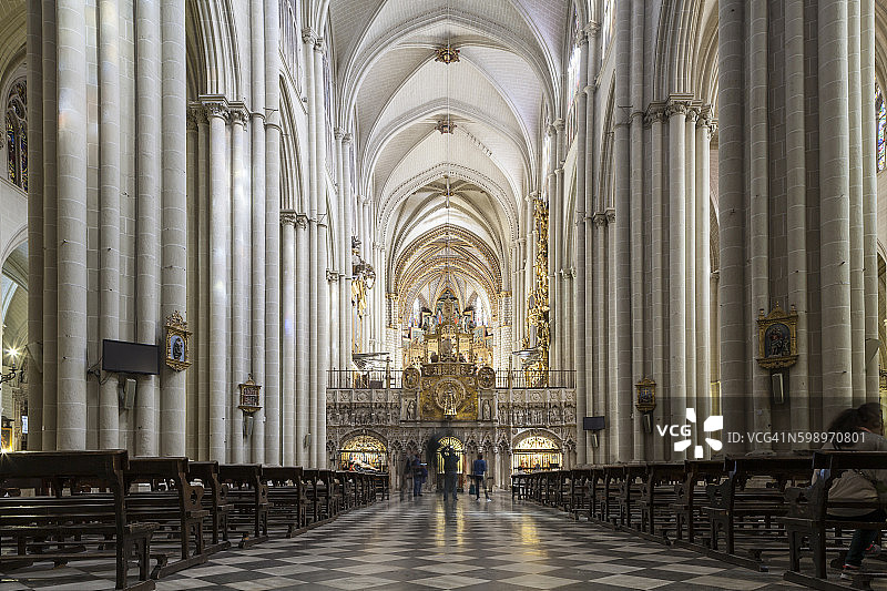 西班牙托莱多大教堂的中殿图片素材