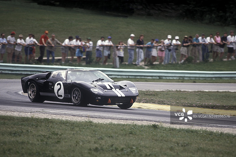 1966年福特GT40 MKII勒芒冠军赛车图片素材