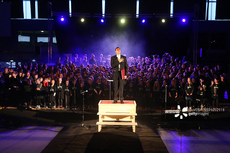 埃蒂安·佩吕雄创作的多戈里亚史诗《奇基丹》，童声合唱团与管弦乐队图片素材