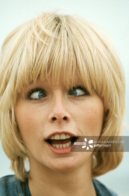 斗鸡眼的凯西图片素材