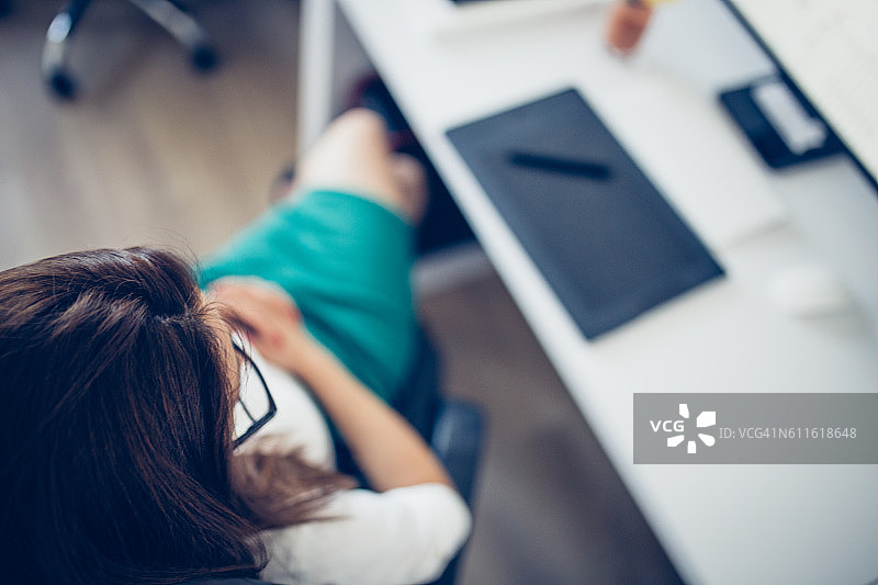 艰难的决定图片素材