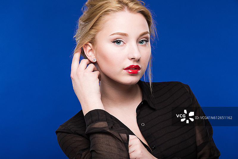 红唇女孩肖像图片素材