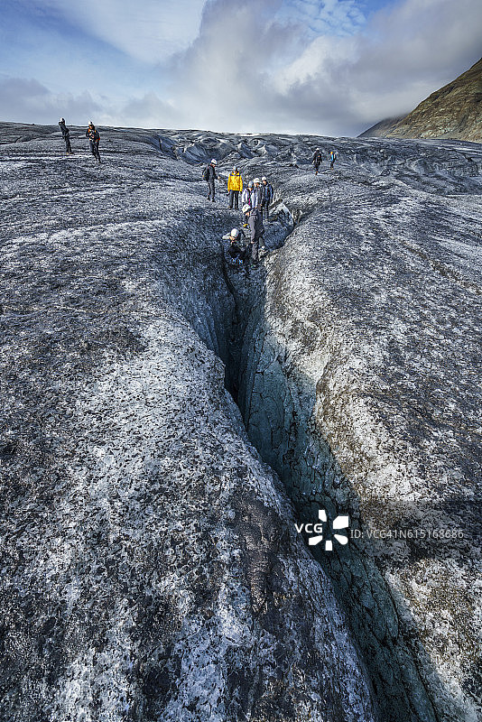 探索冰岛布莱达梅库尔冰川图片素材